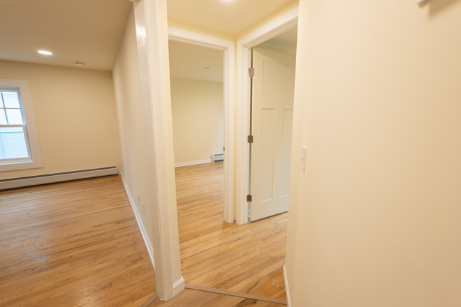 Unit 3 - 146 East Avenue Triplex Triplex