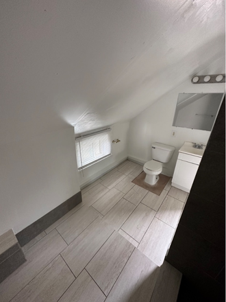 bathroom - Awesome House Close to UC/XU/Hyde Park/Rookwood/Bike Path- Great Street