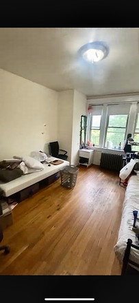 (Sorry for the bad quality) Bedroom that's available. - Shared Bedroom Spot – Fenway, Boston (All Girls Apt)