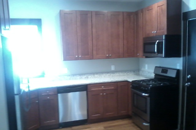 Hub Realty - Jamaica Plain, large renovated 4 bedroom and 2 bathroom apartment