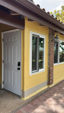 Entrance - Sunny room private entrance, private bath, huge yard, pool, basket & tennis mini-court House