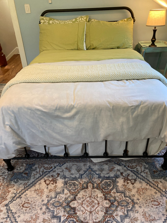 bed - Furnished room with private bathroom for Princeton University affiliate or Professional-Be House