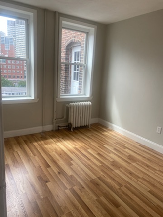 Call NOW for showings! 617-236-8600 - HANOVER ST - *9/1/2026* MDRN 1BR SPLIT FOR 2 PPL IN HISTORIC NORTH END W/ HEAT INC, LNDRY IN BLDNG Apartments