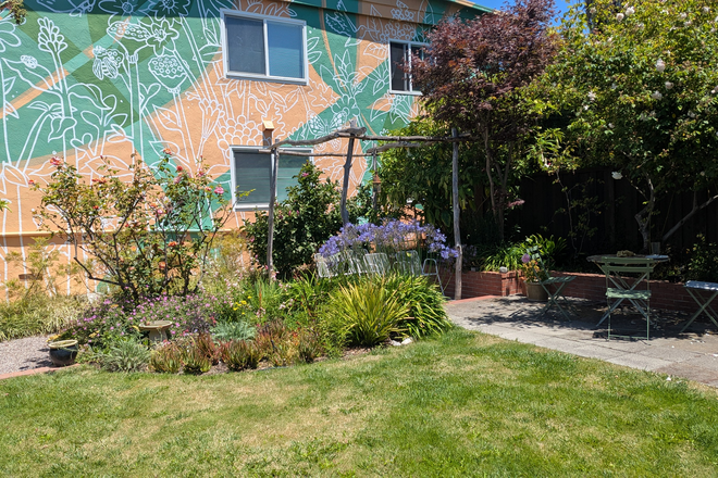 garden - Room in home Graduate Student