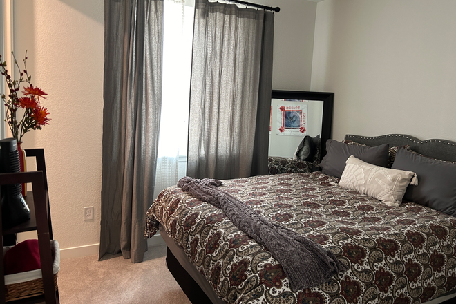 Bedroom - room for rent in shared house. 8 miles from campus. Use JUMP bus!