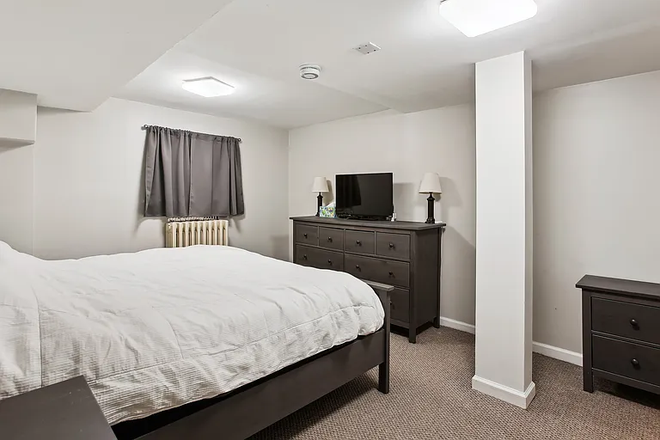 Primary Bedroom - 2 bedroom apartment close to campus