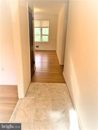 house entryway - Single Family House Near Campus