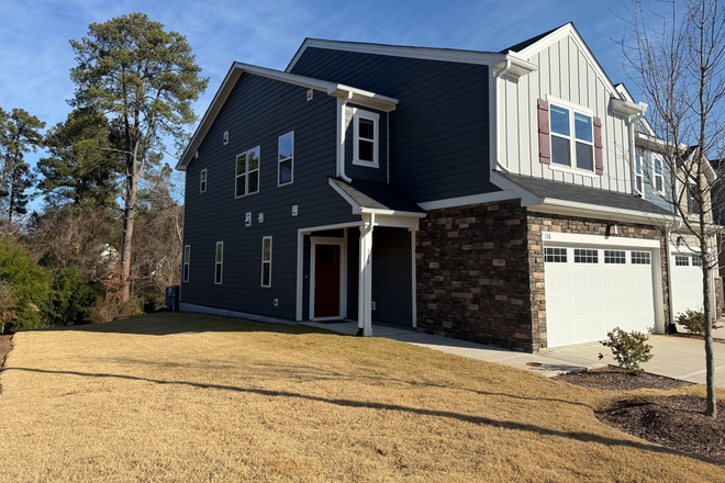 exterior - 4 bedroom, 2.5 bathroom townhouse, 10 min to UNC