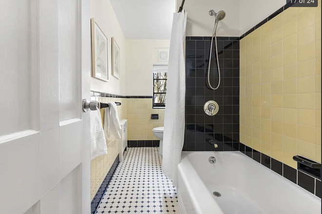 bathroom - 8 minute walk to BU campus near Coolidge Corner;  bright, quiet bedroom to share with a grad stud Condo