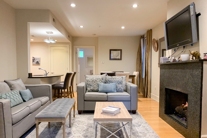 Living Space - Modern 2 Bed 2 Bath Condo Close to Dupont