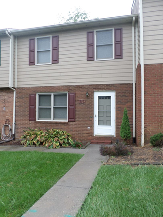  - 3 Bedroom 2.5 Bath Townhouse