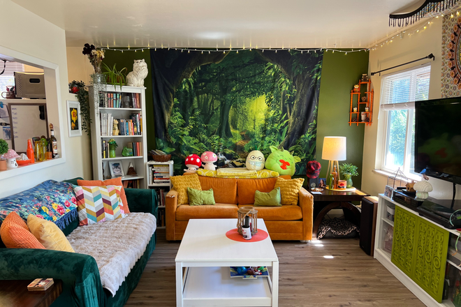 Living room - 2BR/1BA Sunny Top Floor Corner Unit (Private balcony w/ Flatirons views) **ENTIRE APT**