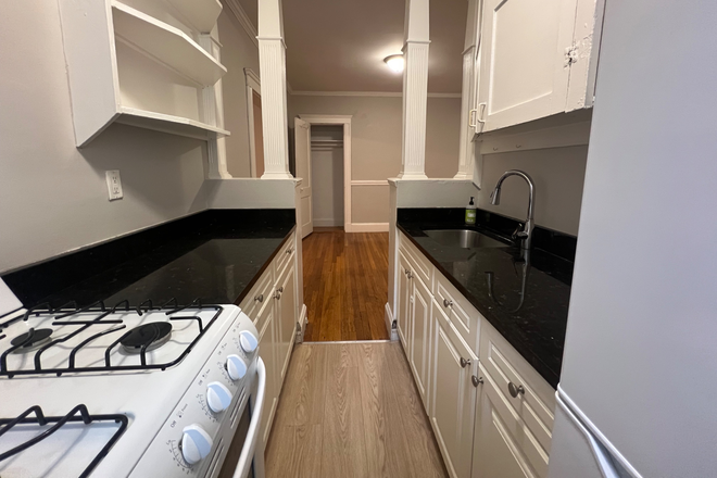 1 - AVAIL NOW〡Renovated Charm Porter Sq〡Spacious〡Pets Allowed | NO FEE Apartments