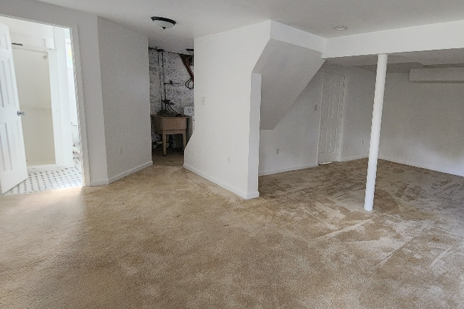 basement - 4Bd 2Ba for rent House
