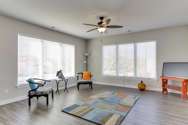 Great Room - North Colley Apartments, close to campus , on popular Colley Ave, great restaurants!