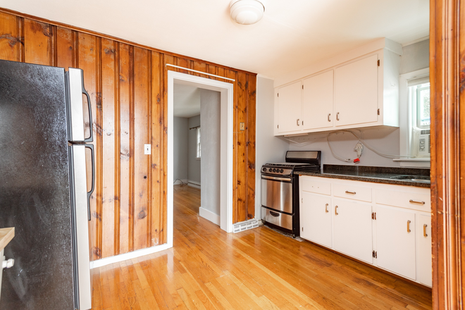 Kitchen - Charming and Spacious Studio w/ Exposed Brick