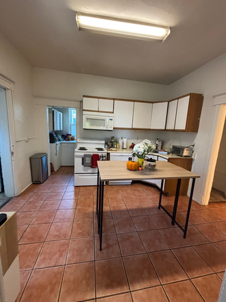 Kitchen - House close to campus