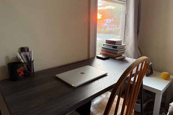 Bedroom - Furnished room in shared home for PU affiliate only-Madison St-Princeton
