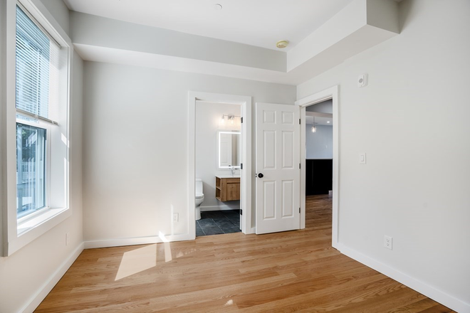 bedroom - Gut renovated 4 bed/3 bath with in unit laundry and deck - NO FEE! Apartments