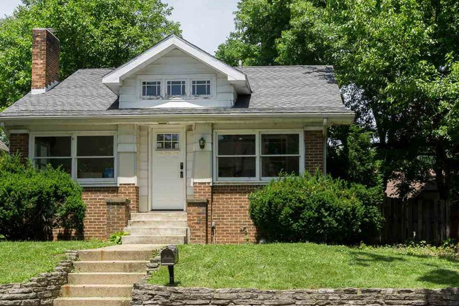 Front House - 3 Bedroom 2 bath House for Rent - $2400