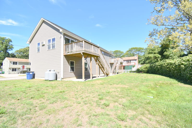 Exterior - 30 Berth Avenue House