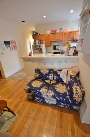 . - Spacious 2 BR Split ( 3 Bedroom) on Peterborough- Avail 9/1 Apartments