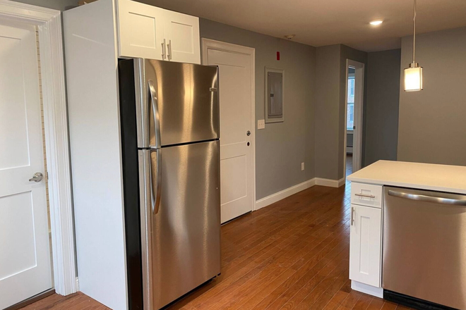 Call NOW for showings! 617-236-8550 - CHELSEA ST - *NO FEE* 2BR/1BA IN MAVERICK SQ NEAR MBTA FOR *12/1/2025* W/ IN UNIT LNDRY, EQUAL BDRMS Apartments