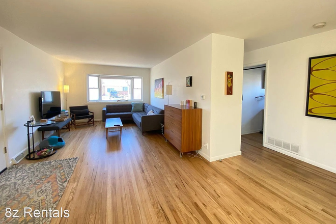 Living Room - 1 Bedroom Available, Ranch Style House Between Main and East Campus