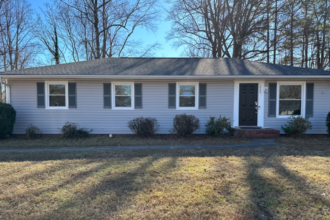 Outside Streetview - Charlton Farms Luxury Student Housing House