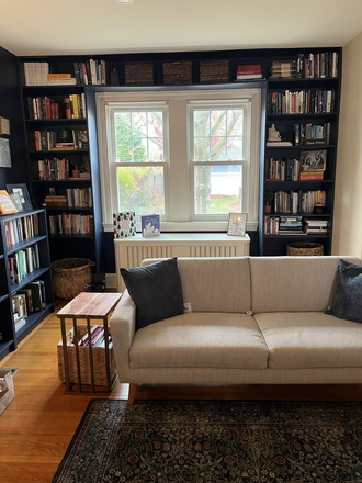 shared living room - Live In Nanny Needed in Havertown House