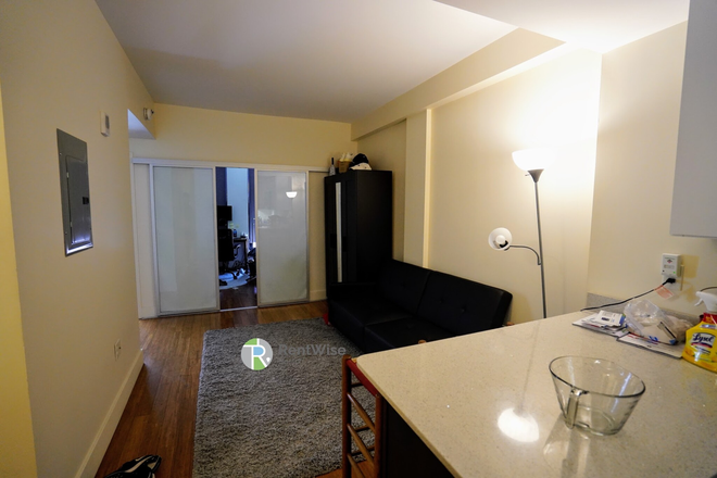 1 - SEPT 2025-Gorgeous Downtown 2 bed! Pet Friendly. NO FEE! Apartments