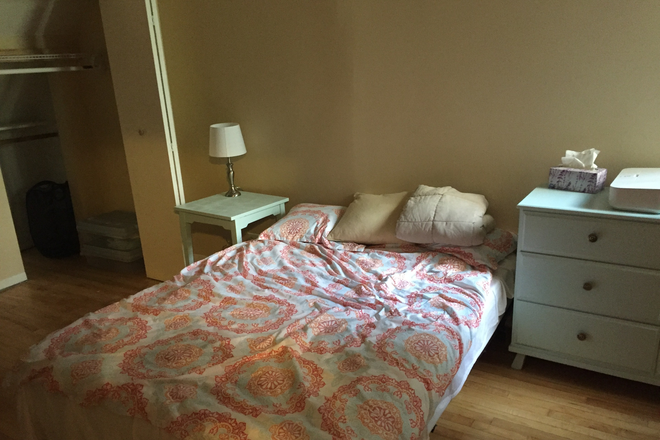 Bedroom - Updated 1 bedroom / 1 bath Apartments