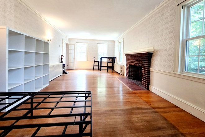 Huge Bedroom - No fee! Large private room for rent, individual lease, 5 min walk to BC and T stop to downtown/BU