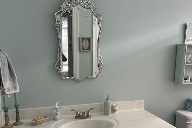 Bathroom - Share lovely private home.  Community pool.