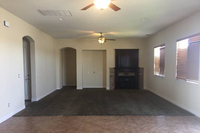Living area - 4952 Webber Court- 5 minute drive to campus House