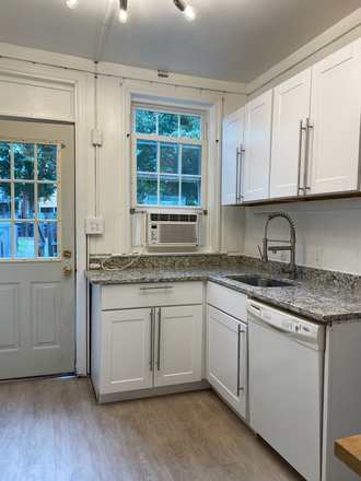 kitchen - Newly Renovated Home Steps From Georgetown Hospital and Campus