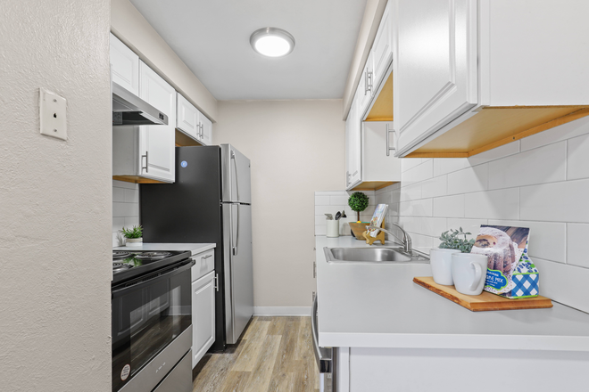 Photo - 321 Place Apartments