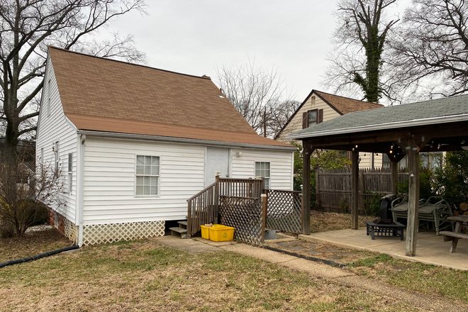 Back Yard - Close to Campus, All Utility's included, safe neighborhood, ON UMD bus Route. House