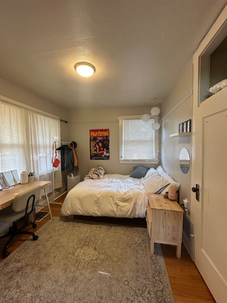 The room with furniture - College House