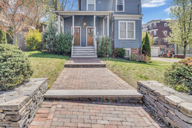 Property - Sumner St Apartment