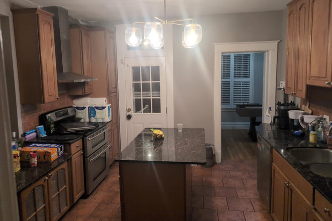 Kitchen - Summer Sublet - Multiple Private Rooms Available House