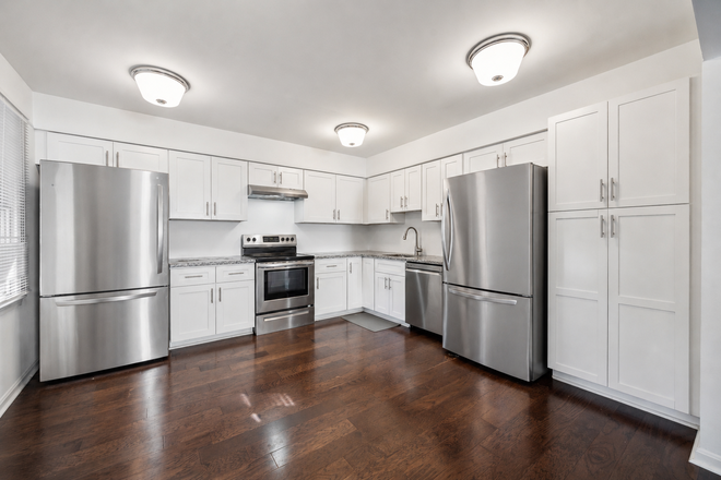 Kitchen - 5012 Quebec St - B | Modern 5 Bed / 2 Bath Lower Unit - Walk to Campus! House