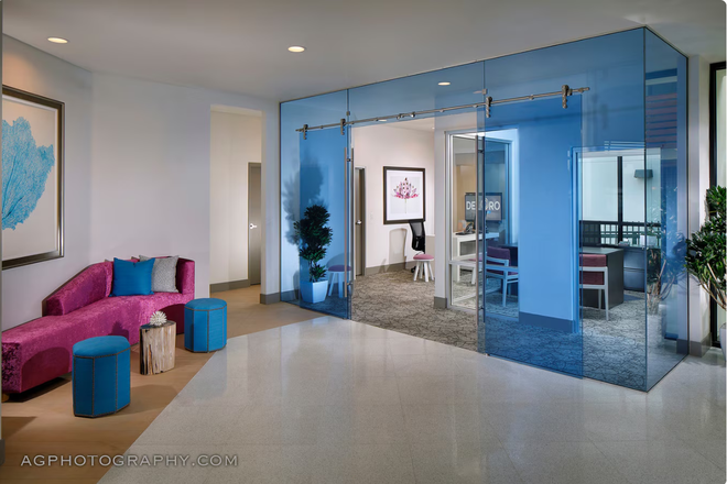 Del Oro on Broadway - Del Oro on Broadway Apartments