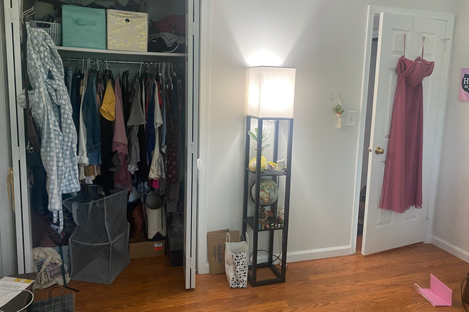 Bedroom - Room in apt for female-N. Harrison St-Princeton