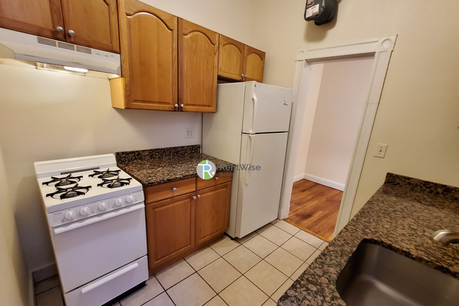 1 - SEPT 2026-Fenway 1 bed Split, H/HW inc. No Broker Fee! Apartments