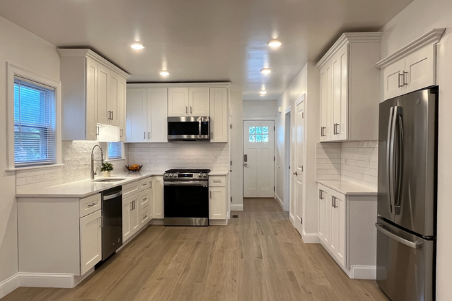 Kitchen - Master Bedroom with Ensuite Bathroom in a 2B/2B Renovated Apartment Davis Square