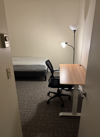 Bedroom - 18 Banks Street Room for Rent Apartments