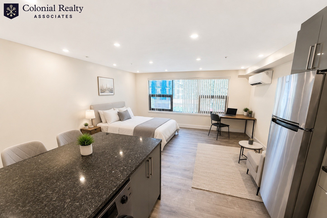 Unit - MOVE NOW! HUGE LUXURY STUDIO MOMENTS TO BU! IN-UNIT LAUNDRY!!!! Condo