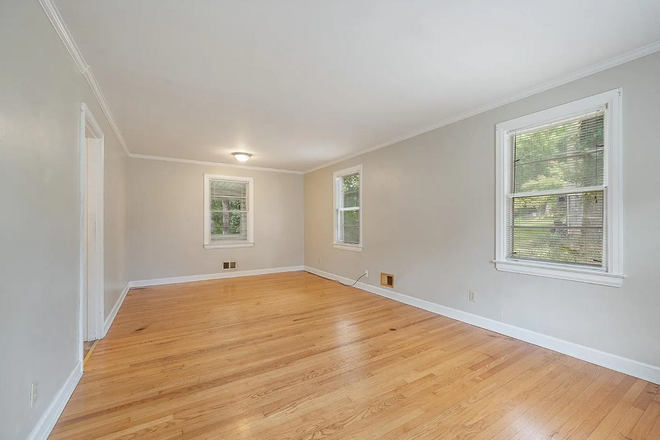 Living Room - Shared Housing With Liberty Student House