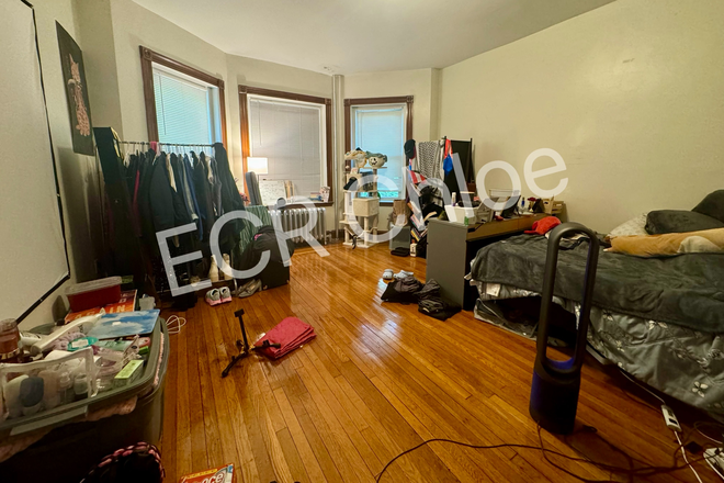 1 - SEPT 2026- Babcock 3 bed, SPACIOUS! H/HW inc. No Fee Apartments